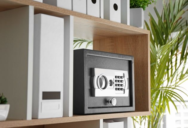 Мебельный сейф — незаметный и важный предмет интерьера