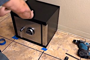 Крепление сейфов