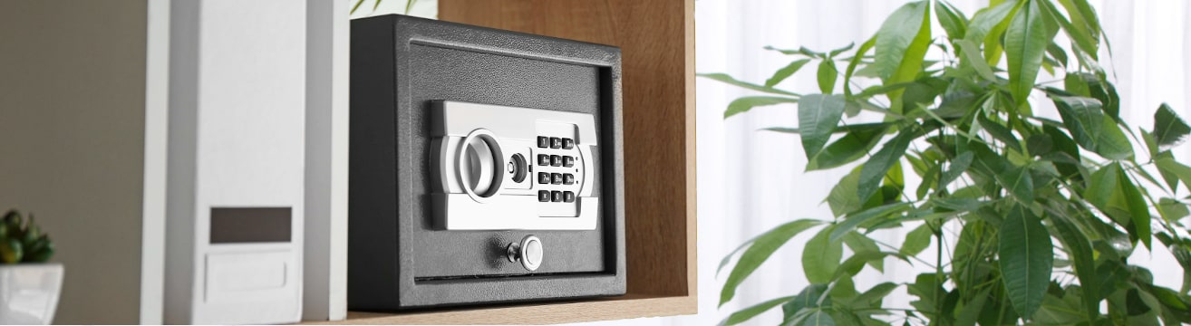 Мебельный сейф — незаметный и важный предмет интерьера