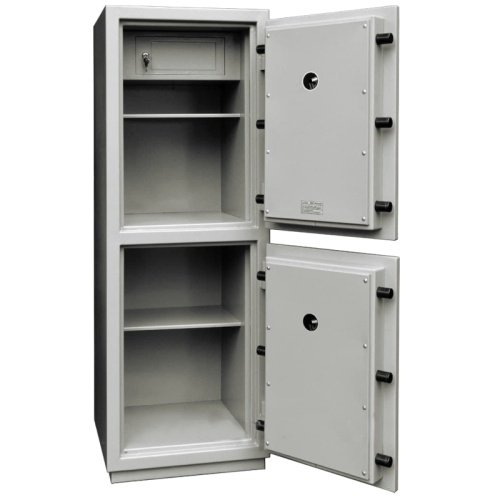 Сейф КЗ 233ТК — открытый.