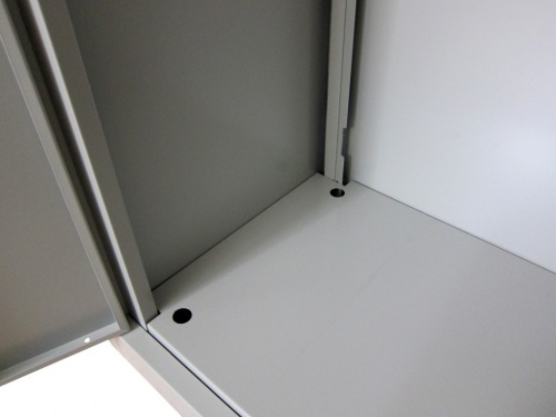 Днище шкафа.