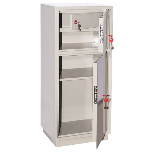 Шкаф Контур КБС-042Т — открытый, внутреннее устройство.