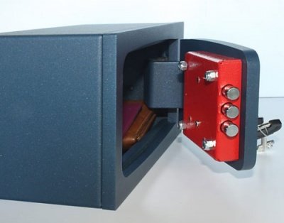 Сейф MB/0 — противоспильная дверная петля, дверная плита, ригели.